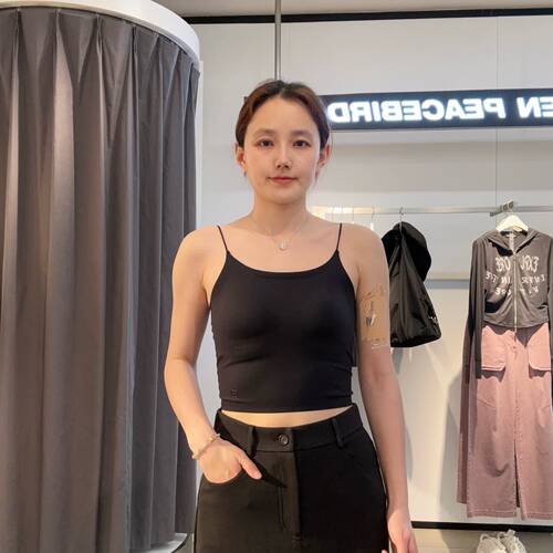 太平鸟女士纯色简约吊带背心A3CQF2171J94