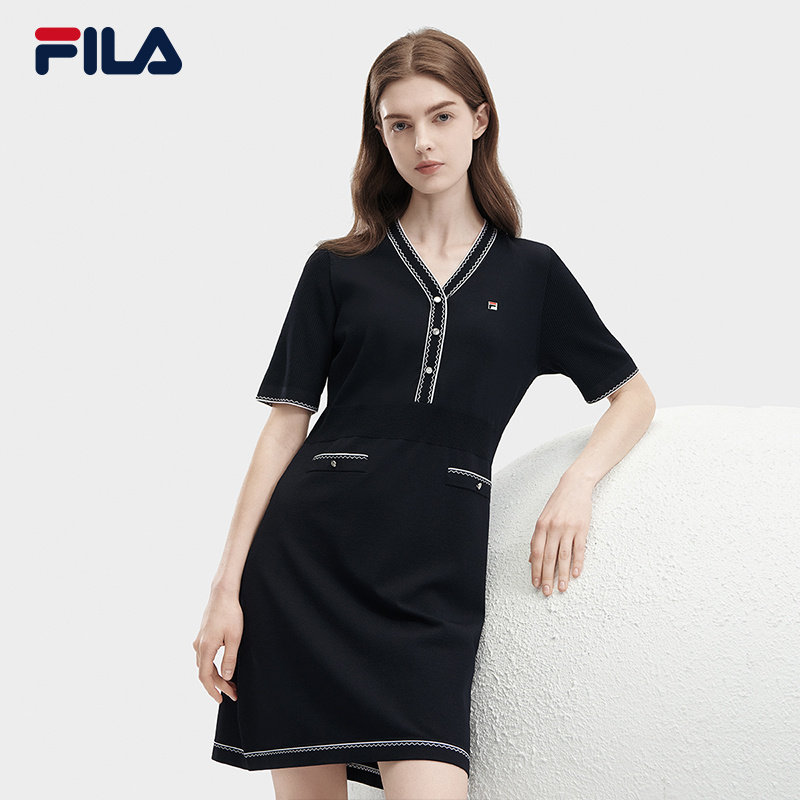 FILA 斐乐女子编织连衣裙2025夏季时尚休闲V领收腰裙F61W523316A