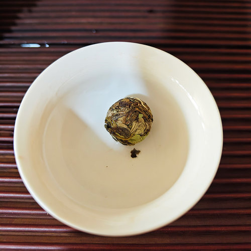 云南白茶龙珠古树白茶龙珠好喝