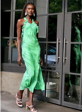 PassionWeekend「Havana云雀曲线」桑蚕丝礼服裙高颈露背修身显瘦