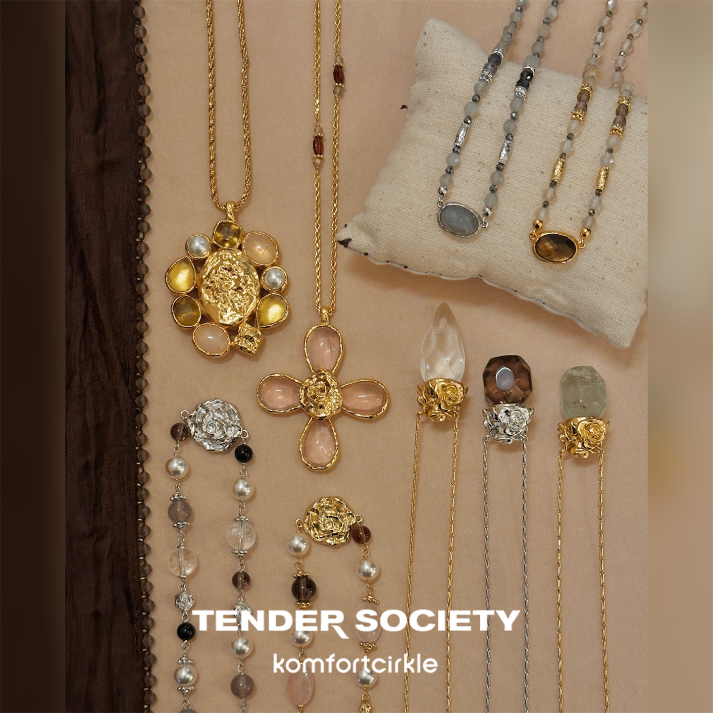 主推款 TENDER SOCIETY 玫瑰水晶香水瓶吊坠长项链串珠锁骨链叠戴