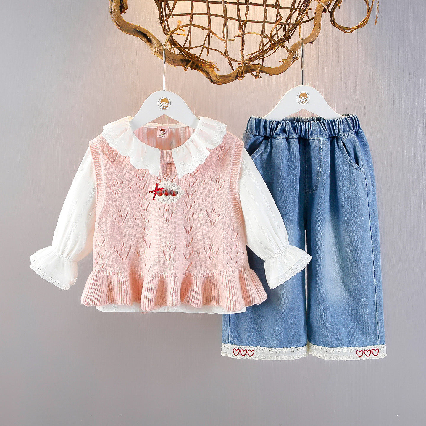 女童英伦风针织马甲三件套女宝宝生日春秋洋气长袖衬衫牛仔裤套装