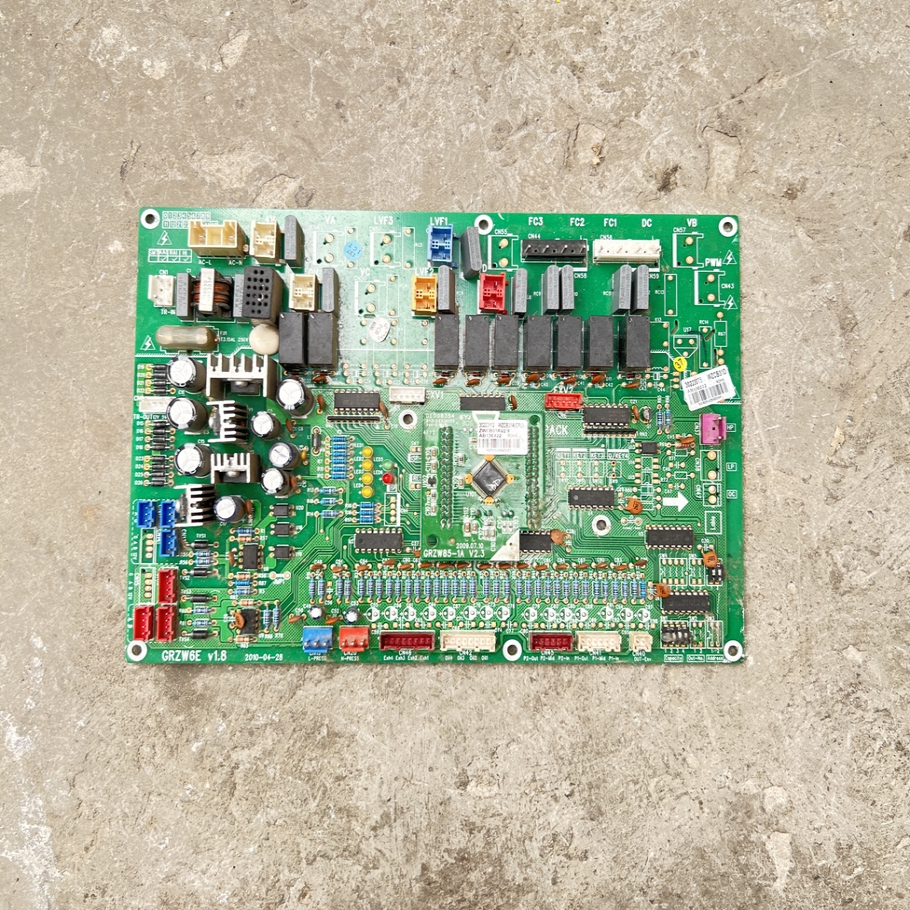 适用于格力多联机中央空调外机主板模块30223075外控制板30223112