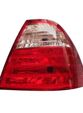 速驰汽配适用于丰田卡罗拉 SEDAN 4D 2004 AE120 尾灯汽车配件