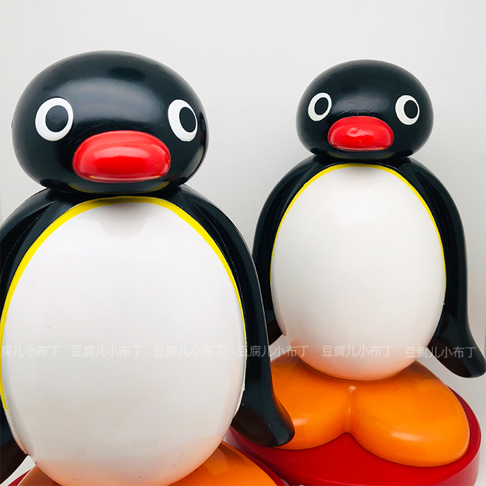【豆腐儿小布丁】 pingu企鹅家族 储蓄罐 红色底座 企鹅公仔摆件
