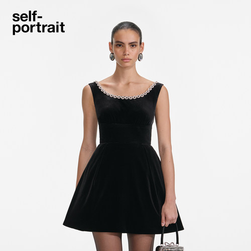 self-portrait一字肩丝绒连衣裙