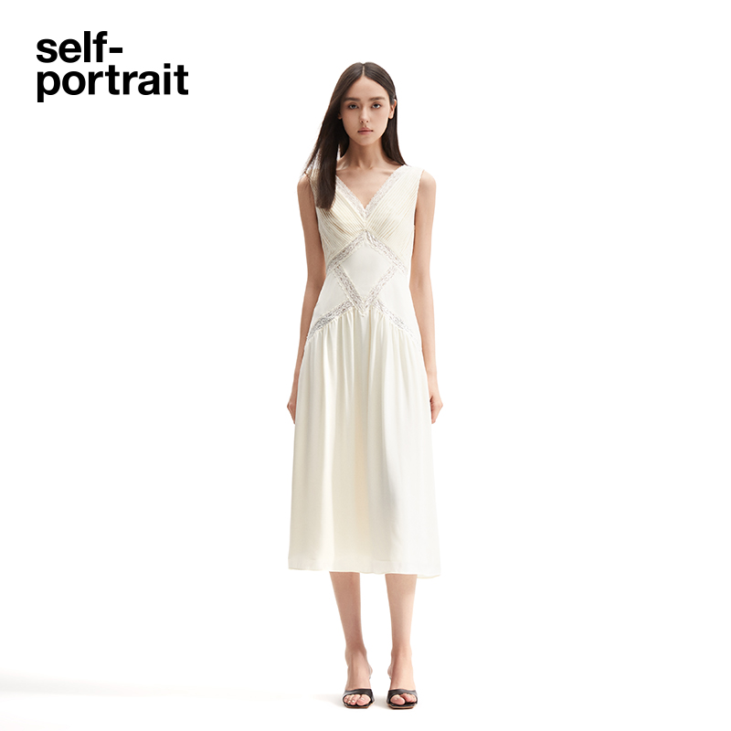 self-portrait蕾丝度假连衣裙