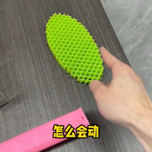 3d打印弹力网变形解压玩具萝卜送