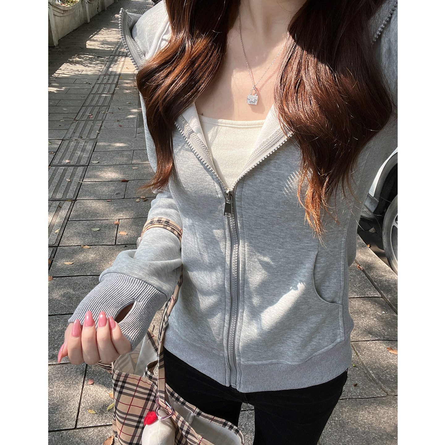 灰色美式连帽卫衣外套女春秋冬2026新款加绒修身瑜伽休闲拉链上衣