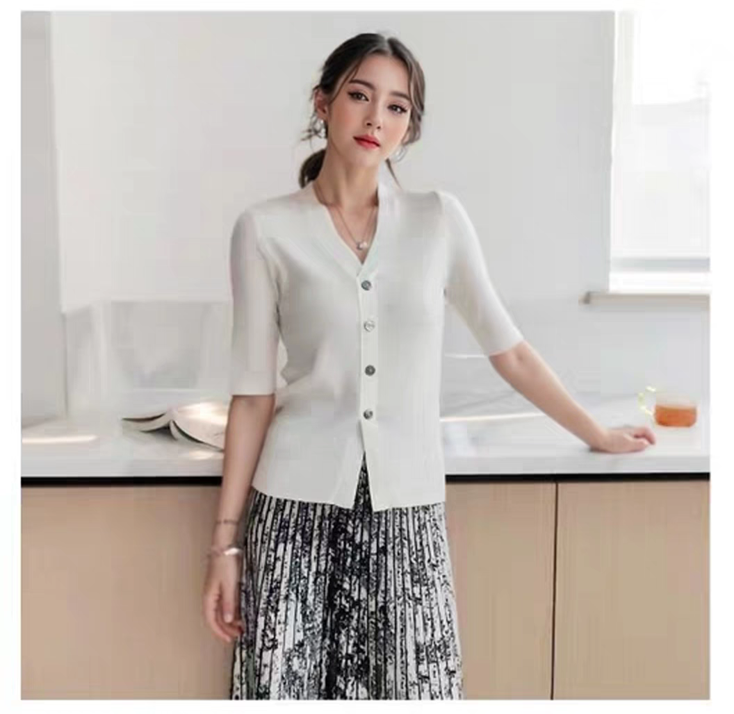 60支桑蚕丝羊毛V领针织T恤假开衫女时尚减龄纯色贝扣下开叉中袖,女装/女士精品,羊绒衫,淘宝优惠券,粉丝福利购,淘宝优惠卷