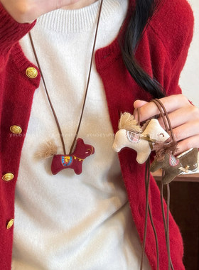 新年红色毛绒小马项链长款毛衣链