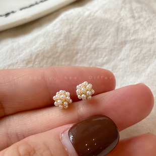 简约小米粒珍珠耳钉女小众设计感气质独特耳环2025年新款迷你耳饰