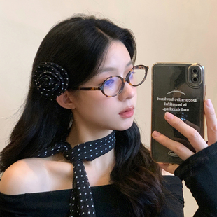 长款黑白波点丝巾花朵鸭嘴夹女玫瑰花围脖飘带配饰高级感复古发饰