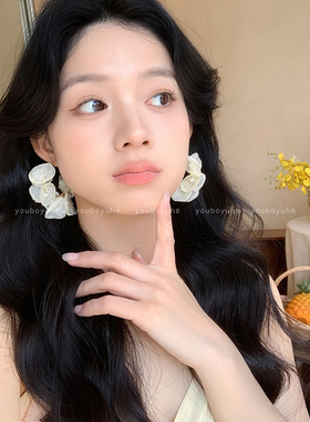 花朵网纱耳环女方圆脸适合的耳饰