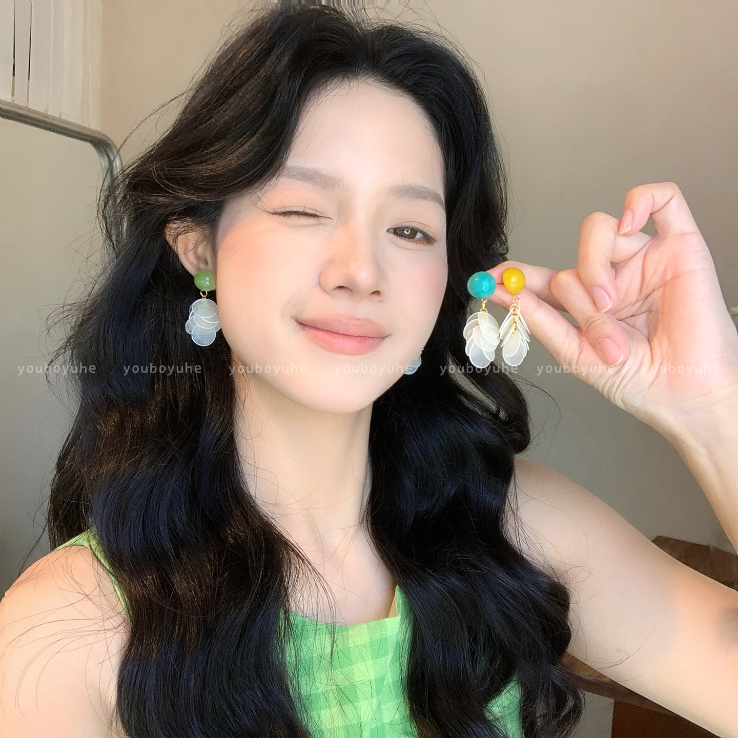恋夏薄荷~牛油果绿贝壳耳环女2026新款高级感耳坠度假风海边耳饰