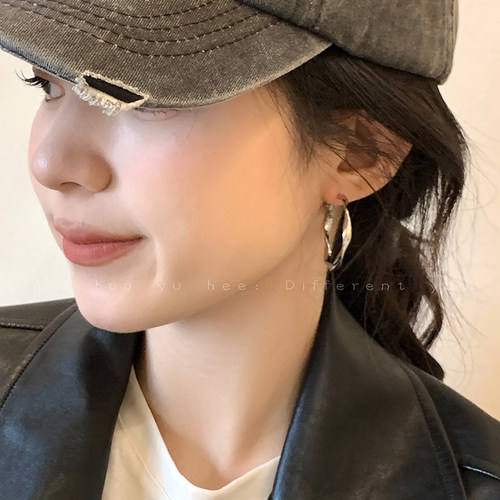 莫比乌斯欧美气质耳环感夸张耳圈