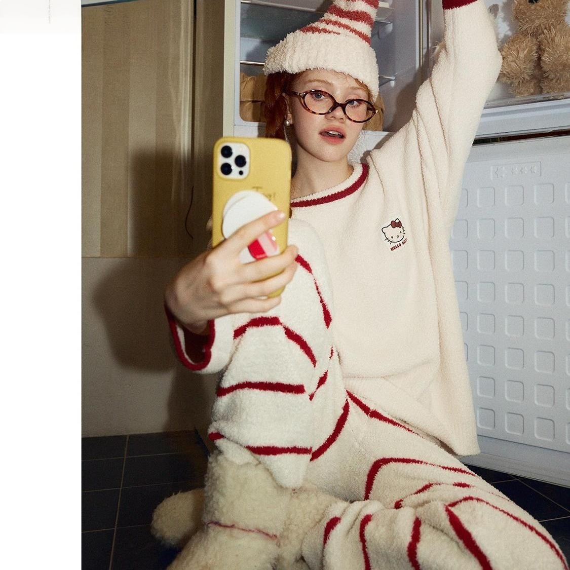 软绵绵甜美KT猫条纹睡衣套装