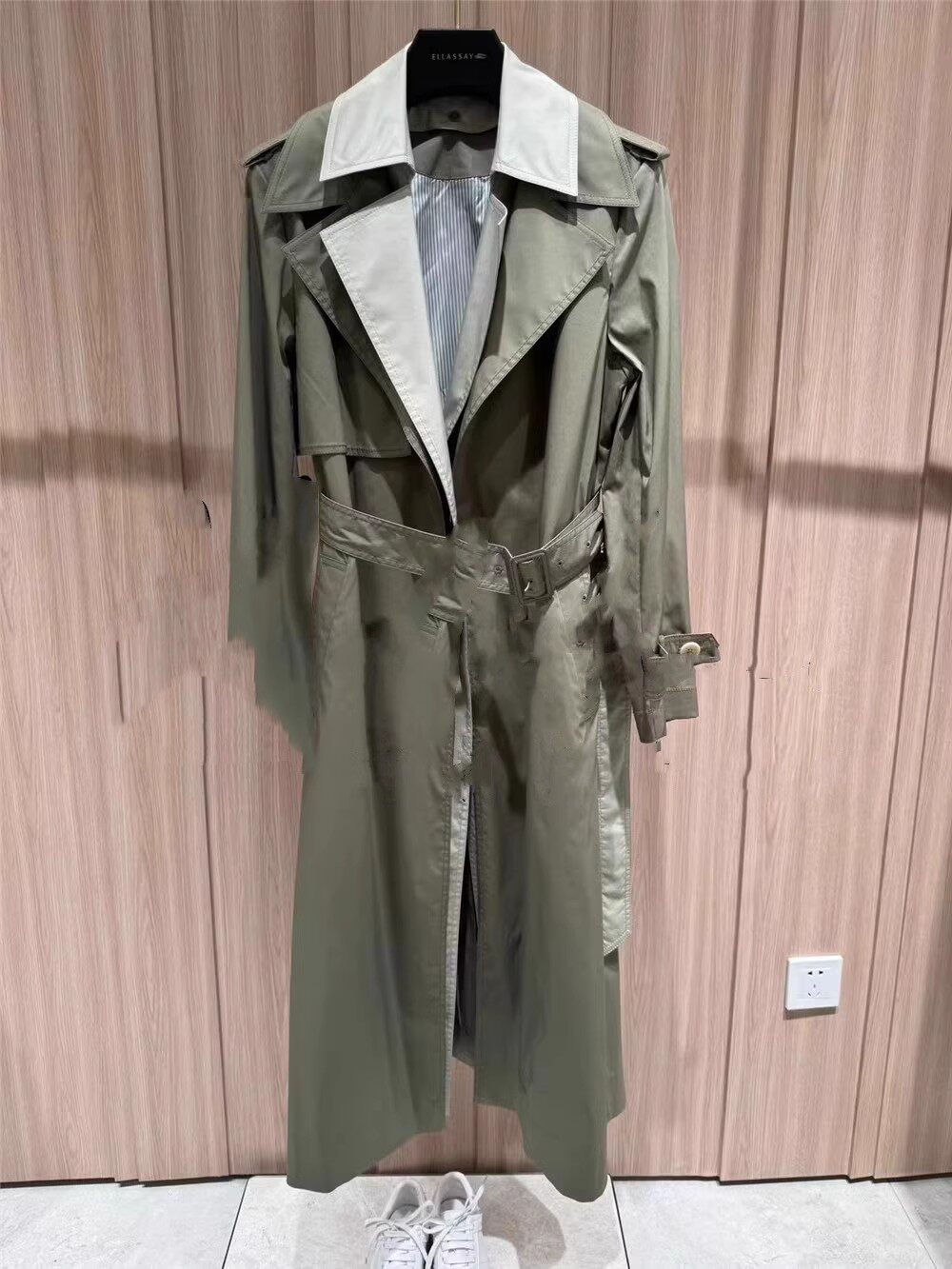 常规西装领中长款通勤风衣