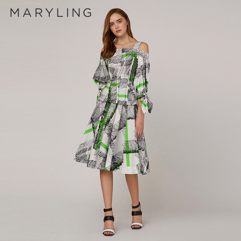 MARYLING玛俪琳2023夏季黑绿线条印花露肩蝴蝶结上衣A1