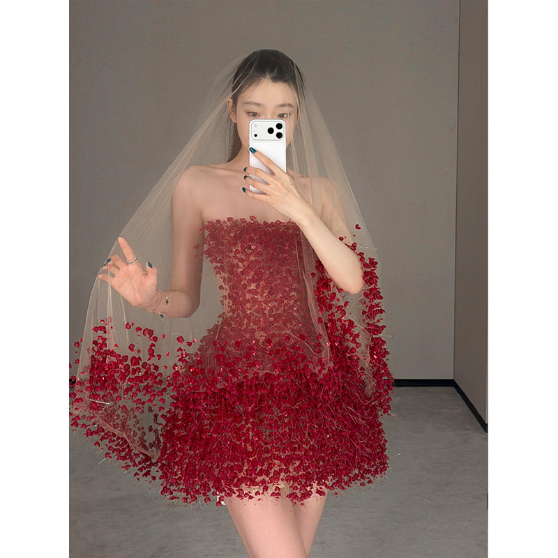 红色花朵抹胸礼服裙女图片