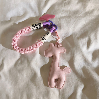 可爱卡通粉色皮质长颈鹿挂坠编织尼龙短款手绳适用于手机壳挂绳百搭学生背包汽车钥匙扣ccd便携挂链网红女款