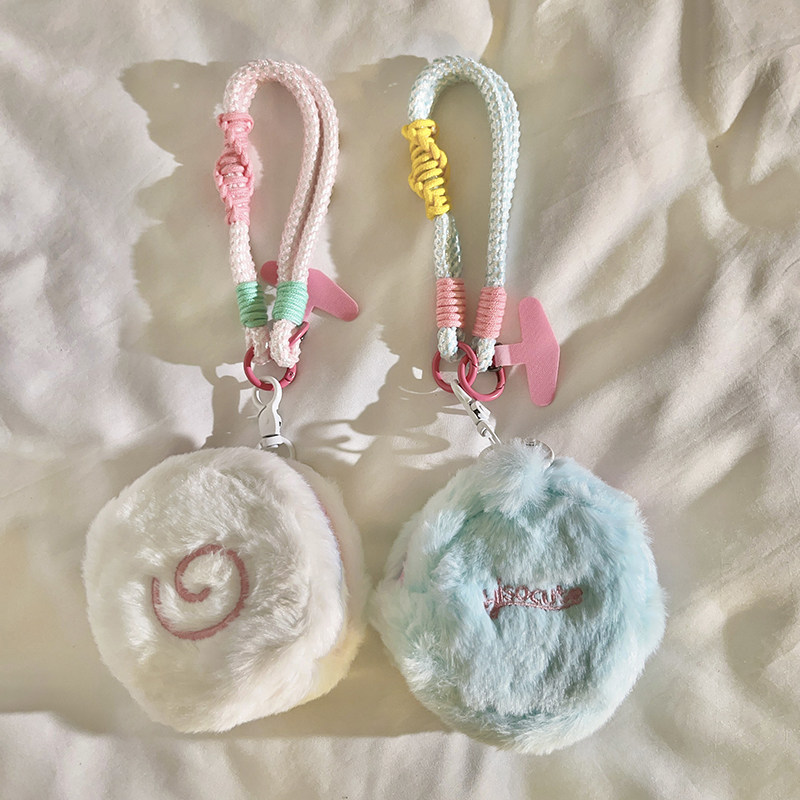 多功能毛绒鱼饼零钱包短款手绳适用于手机壳挂绳百搭收纳钥匙扣蓝牙耳机学生少女心包包挂件ccd便携挂链防丢