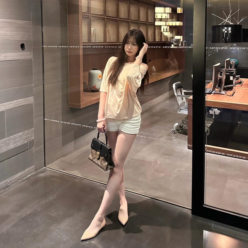 法式气质浅口漆皮尖头平底鞋