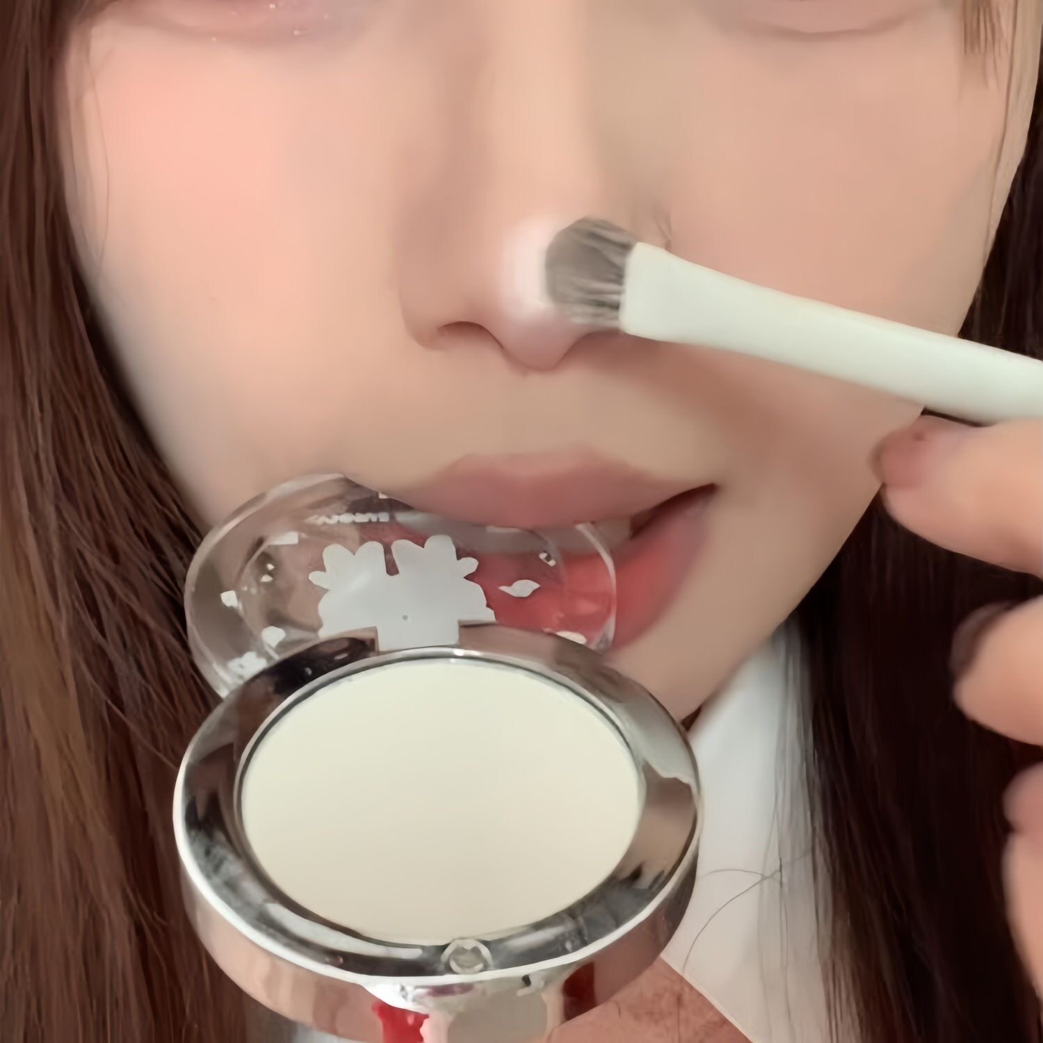 单色高光粉饼哑光提亮脸部不脱妆图片