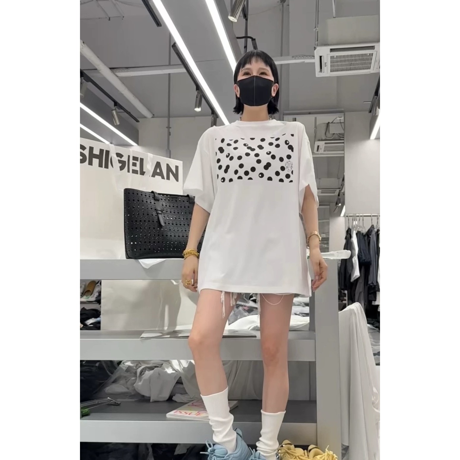 现货诗歌兰58293百搭个性时髦圆领圆点印花短袖宽松T恤25夏款女装