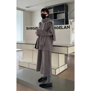 女 771慵懒风温柔知性搭配围巾三件套针织套装 诗歌兰女装 2025冬款