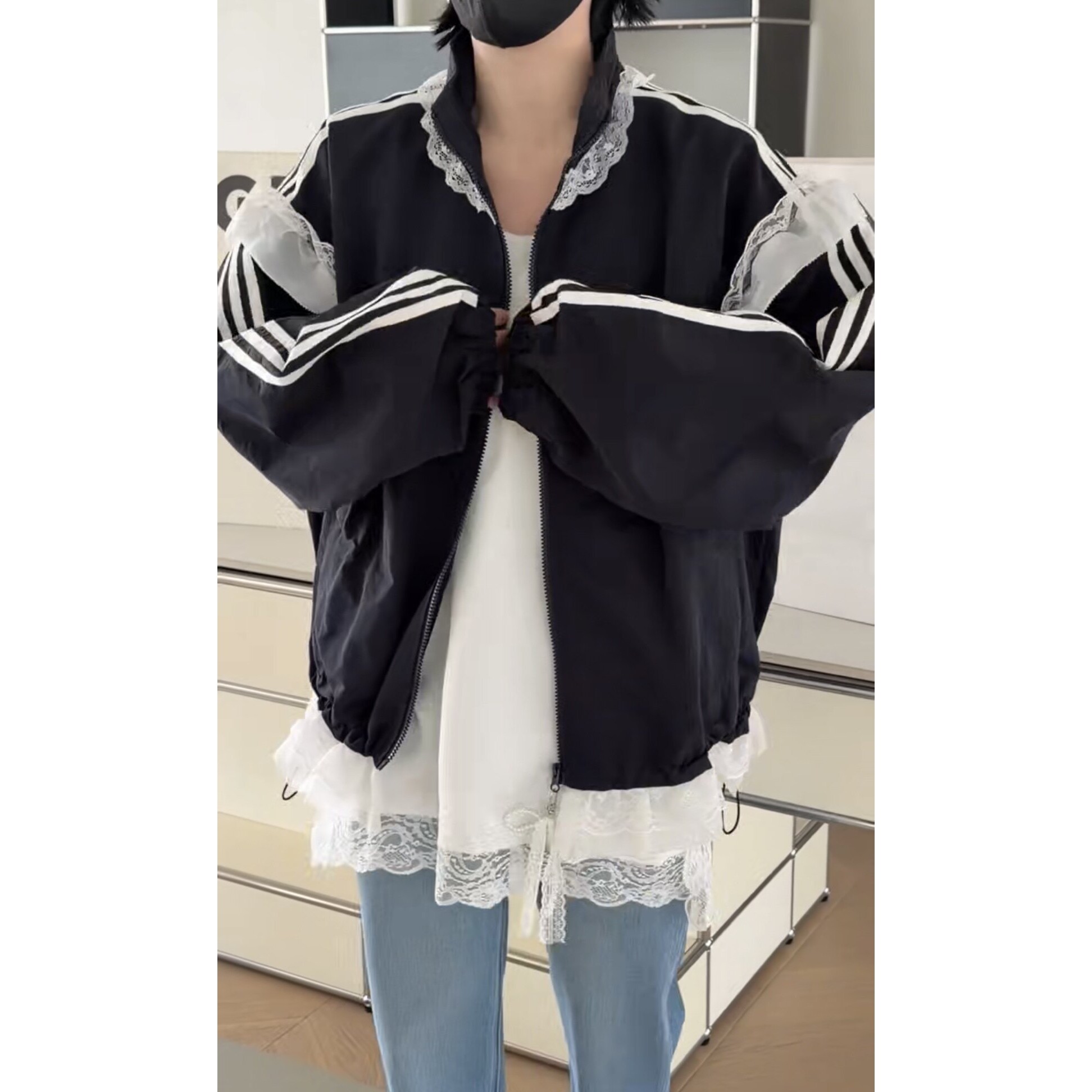 热卖诗歌兰1819女装2026春款时尚气质拼接蕾丝边拉链短款外套女