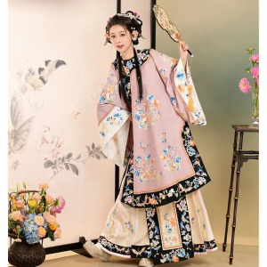 唐记原创格格服清汉女复原对襟斜襟圆领民族服装重工印花马面秋款