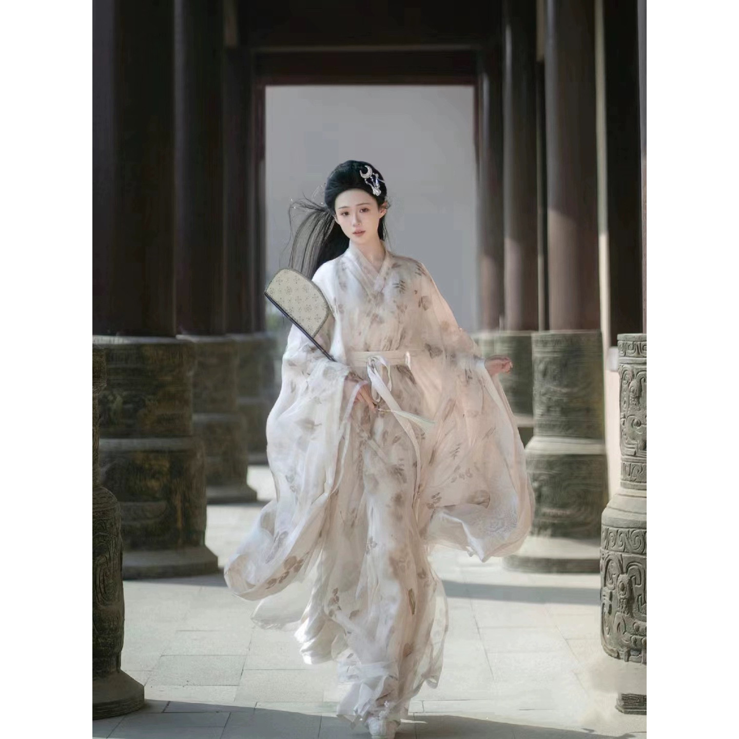 清冷系魏晋风古装春夏汉服女