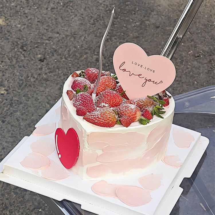 520心形草莓蛋糕装饰摆件