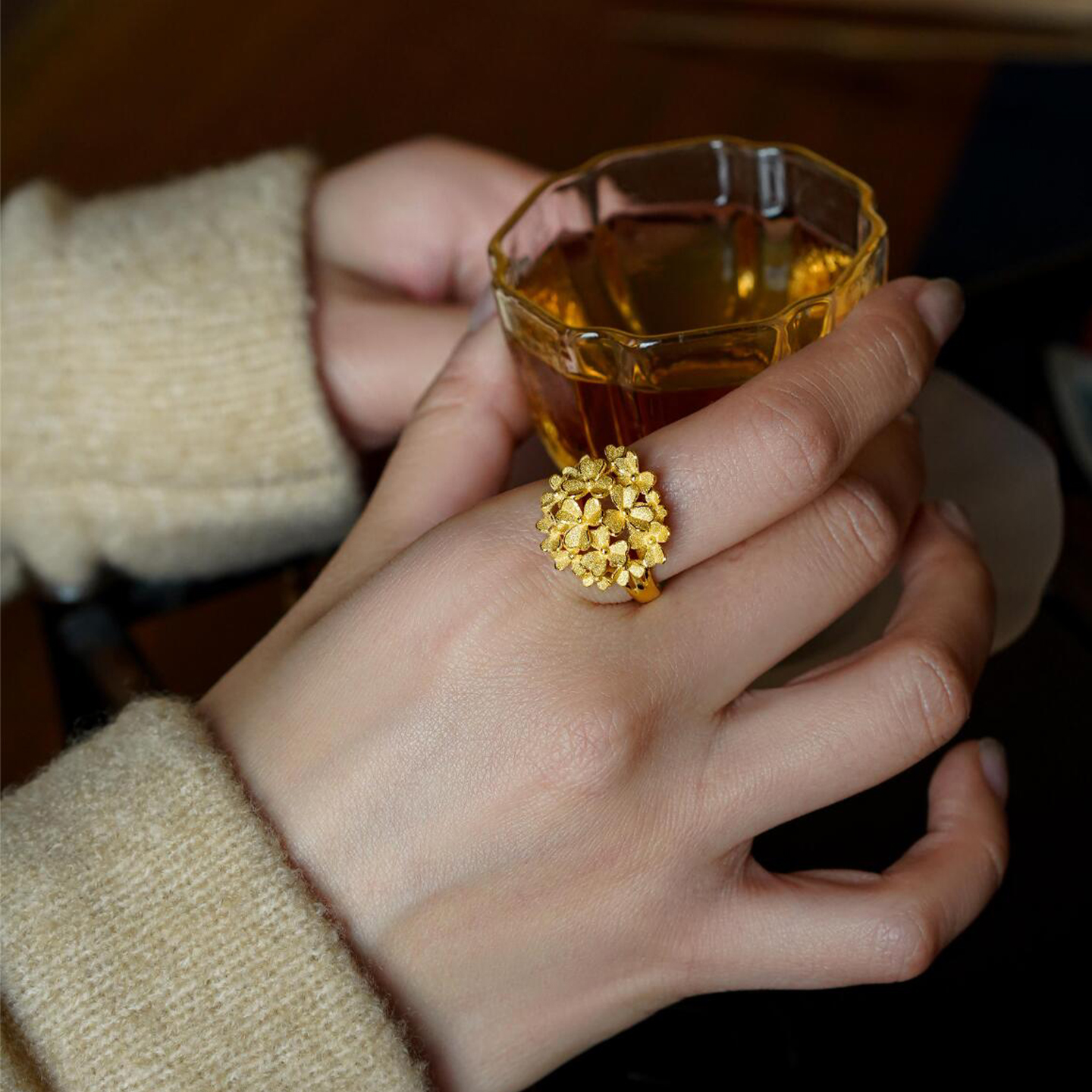 绣球花戒指女款新中式复古黄金色花塔戒指婚嫁戒花朵环仿真假三金