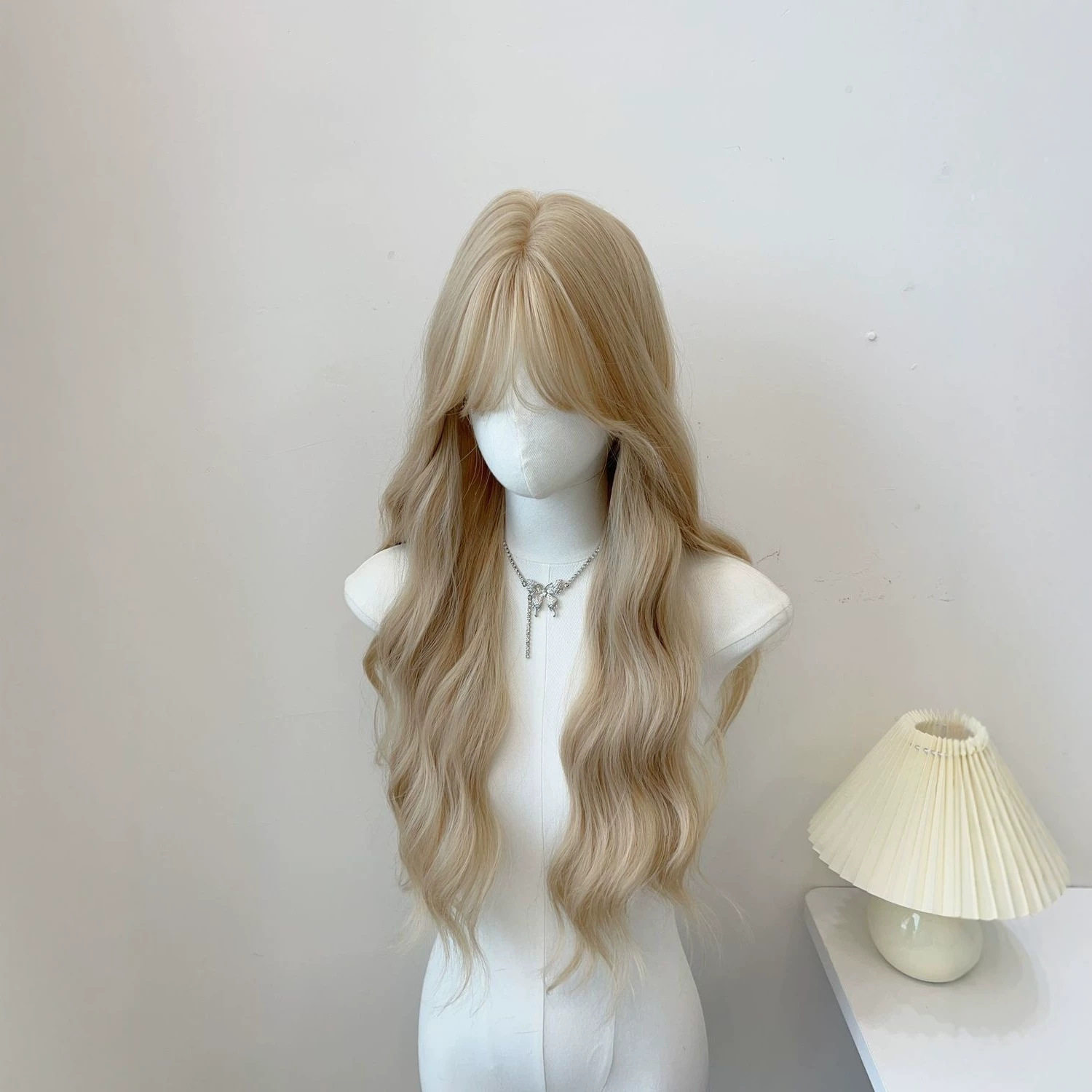 白金色慵懒水波纹长卷发Lolita甜