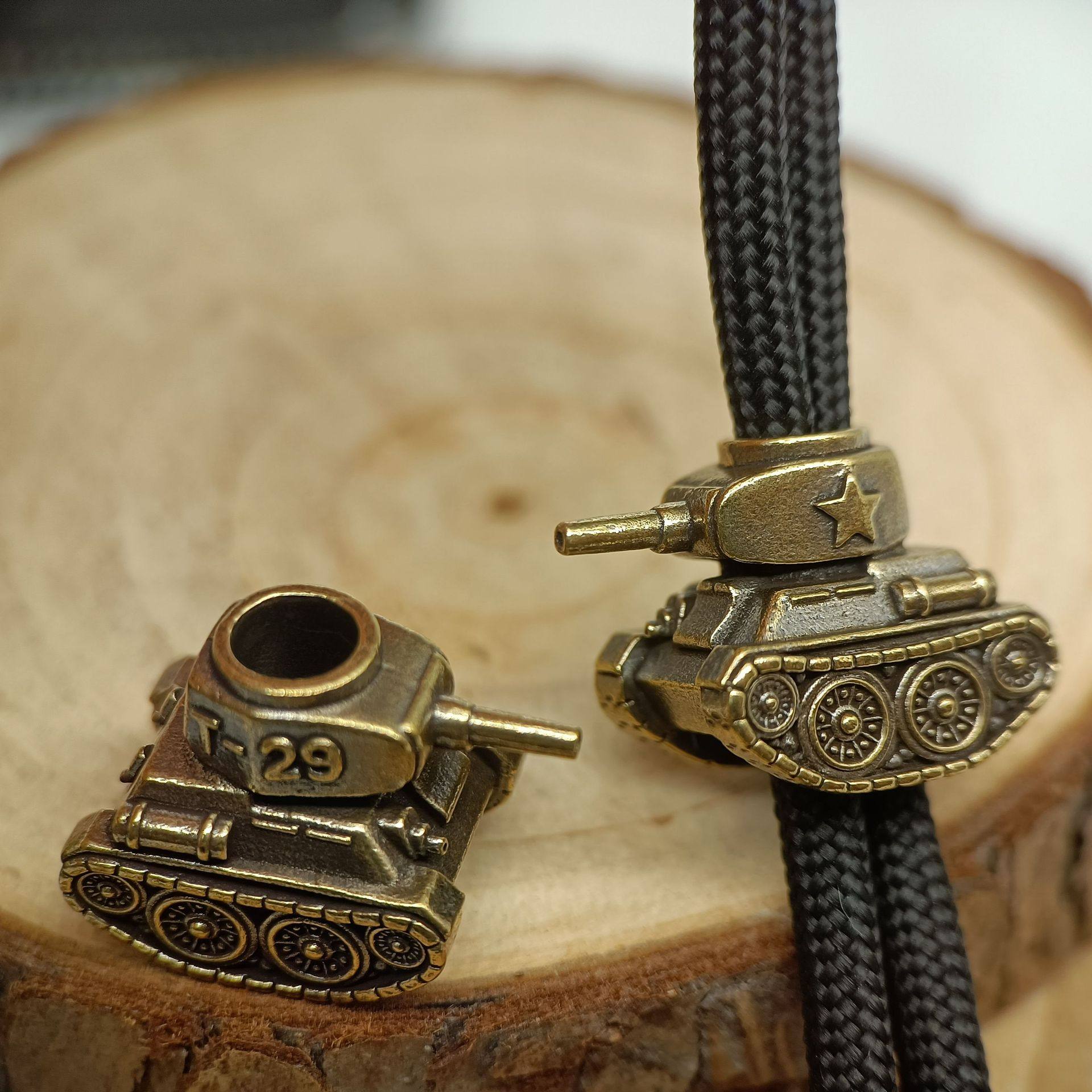 创意坦克刀坠EDC黄铜复古伞绳坠