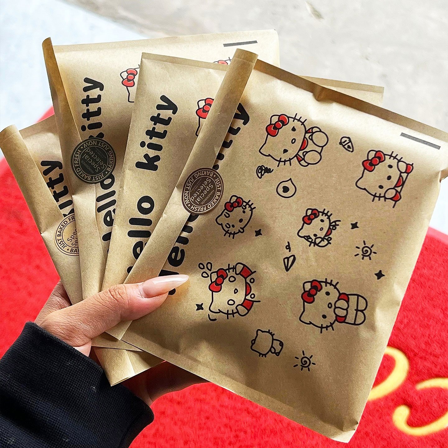 圣诞伴手礼哈喽Kitty礼袋甜品咖啡店公司批发送员工顾客礼物袋