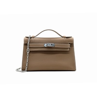 Слон серый серебристый рот