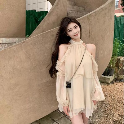 法式杏色珍珠挂脖纯欲连衣裙