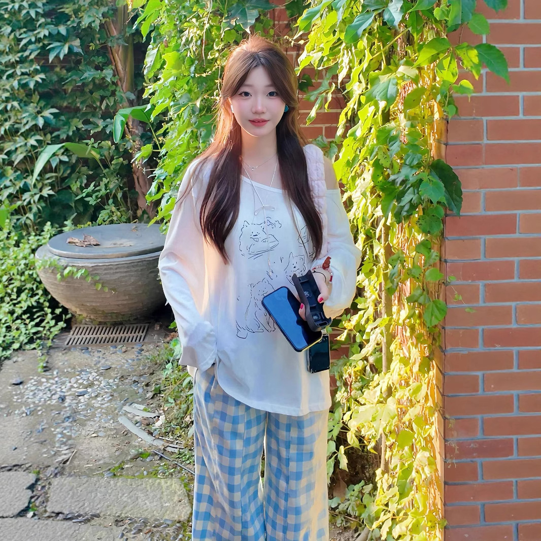 印花慵懒斜肩长袖T恤女夏季白色薄款防晒罩衫设计感宽松上衣女童