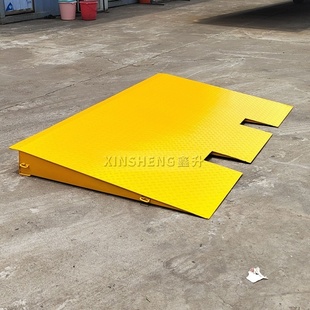 集装箱坡道板跳板钢制地面货柜搭接板上叉车坡道平台