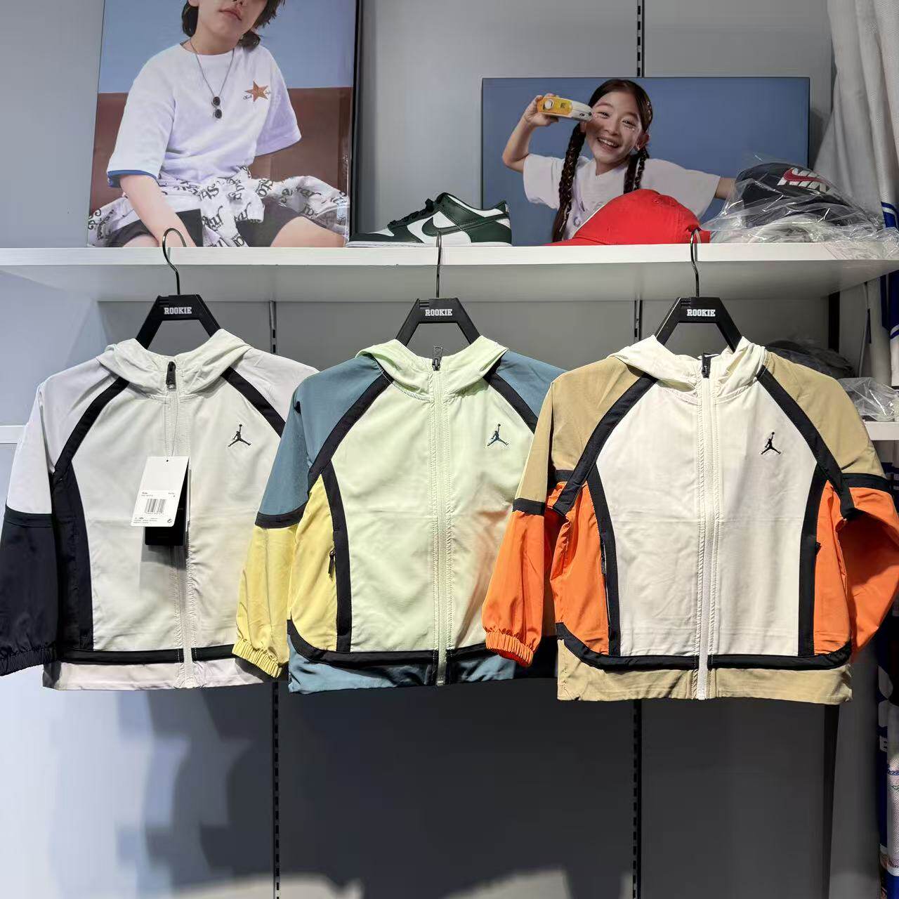 JORDAN乔丹26春新款男女童运动风连帽拼色拉链夹克外套JD2622021