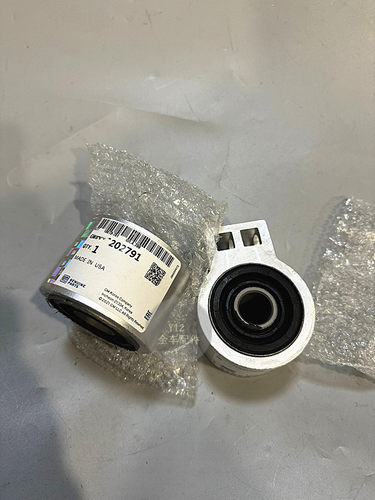 别克新君威君越迈锐宝下摆臂胶套 科鲁兹英朗科帕奇原厂支臂衬套