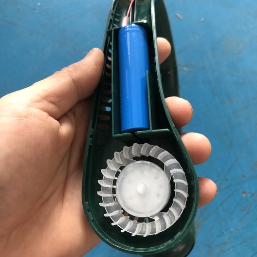 坏的当拆机卖里面有一个电池两个小马达1.5一个diy练手随机发