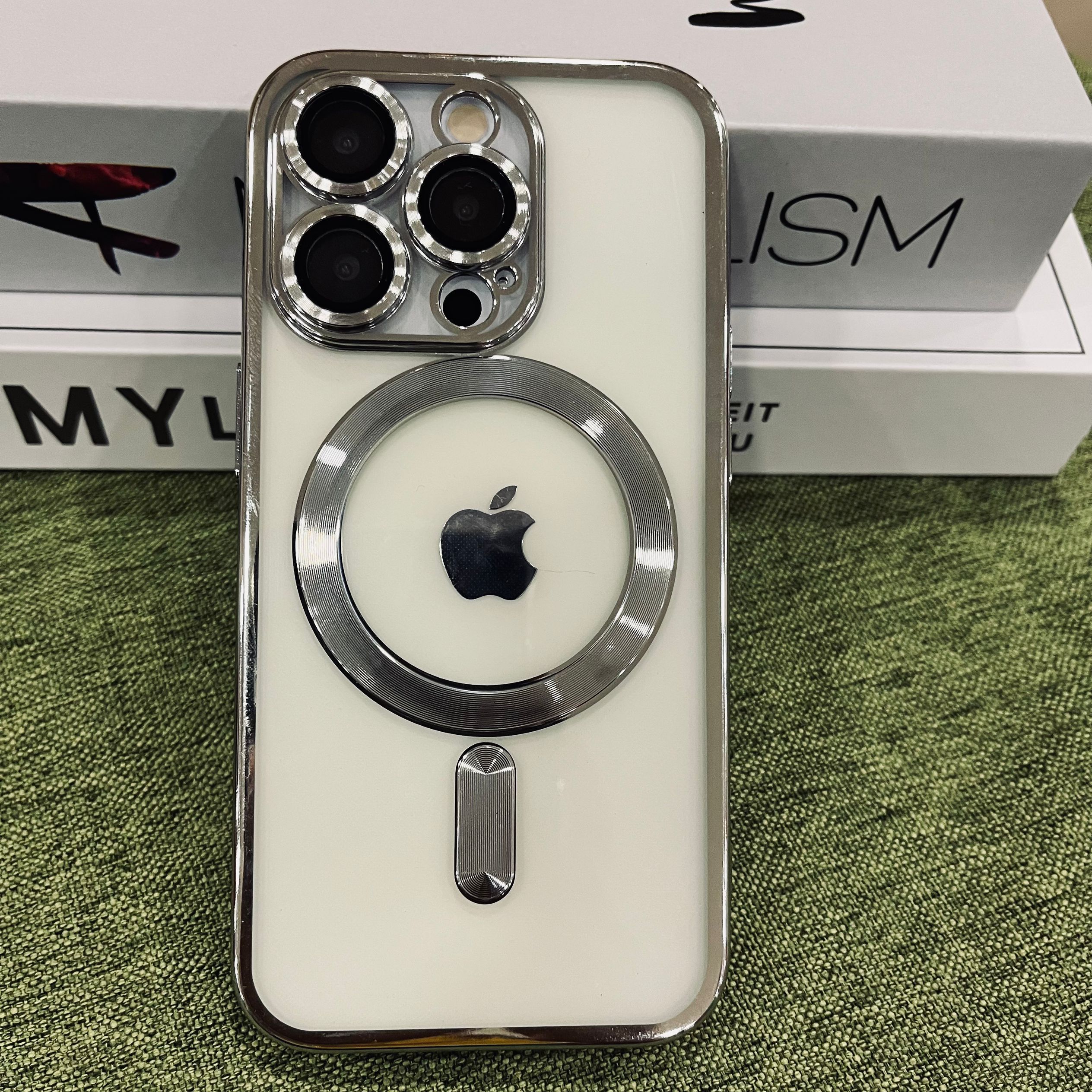 苹果15电镀硅胶软壳磁吸无线充