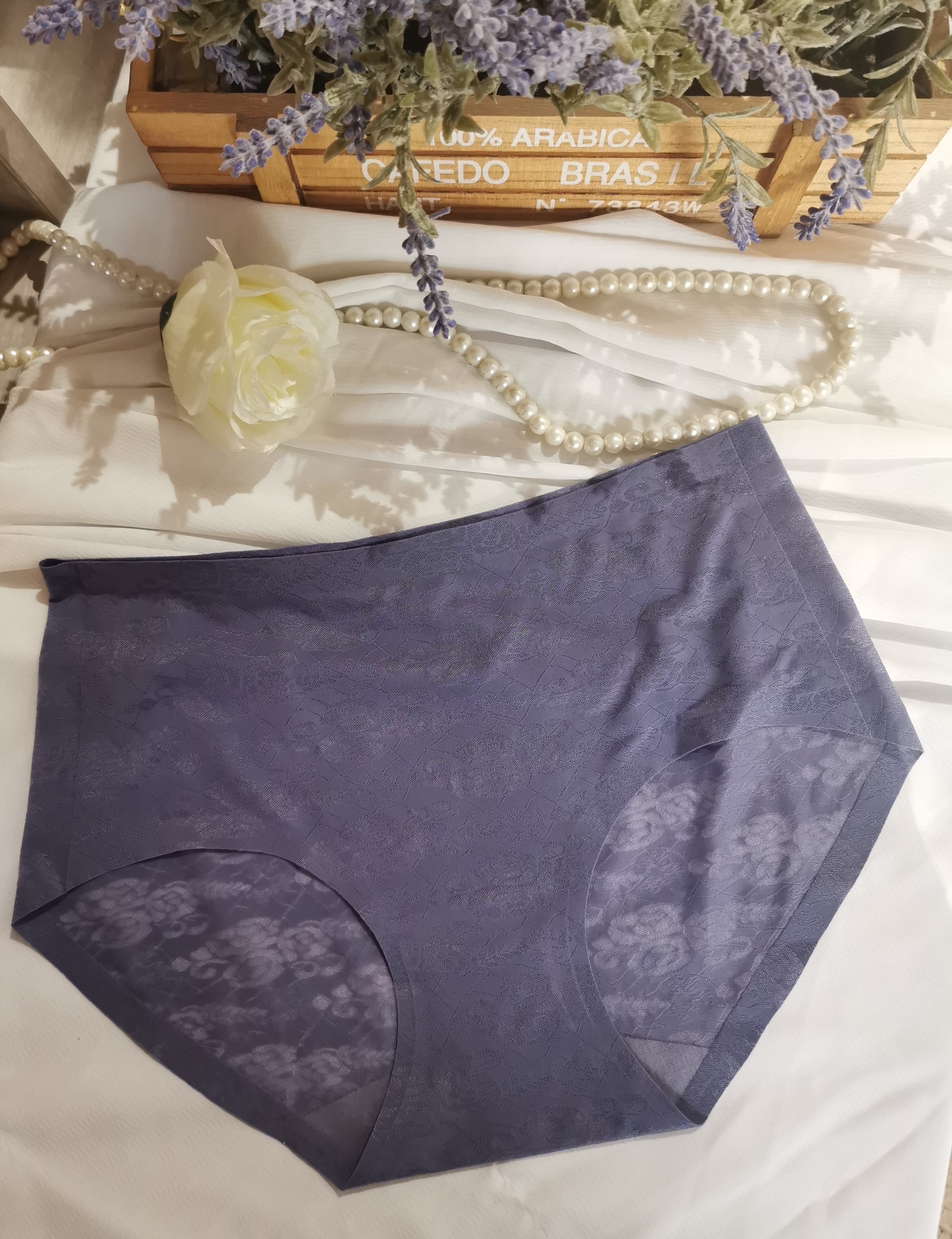 FEIYI女士内裤无痕性感蕾丝一片式冰丝无痕中腰三角内裤