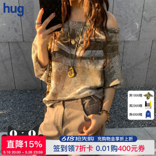 hug 2025早春新款 ICE 印花露肩燈籠袖 上衣 DUST