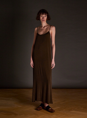 【UMA WANG】hug 2025秋冬新款复古连衣裙纯色吊带长裙