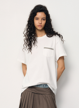 【JUNWEILIN】hug 2025秋冬新款白色串珠重工花边装饰口袋T恤